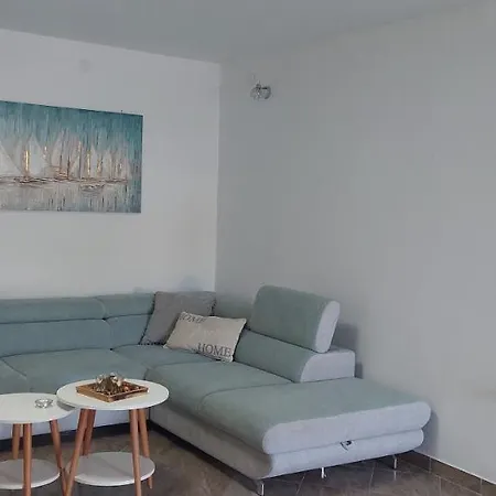 Nikola Apartamento *