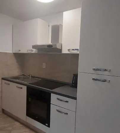 Nikola Apartamento