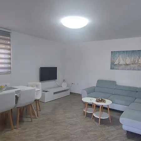 Nikola Apartamento Trogir