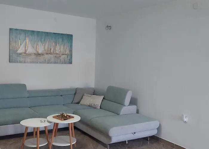 Nikola Appartement *