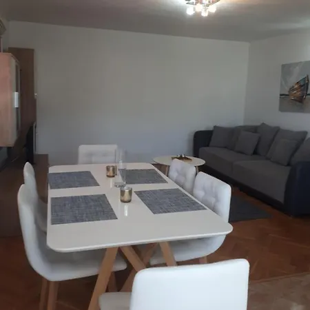 Nikola Traù